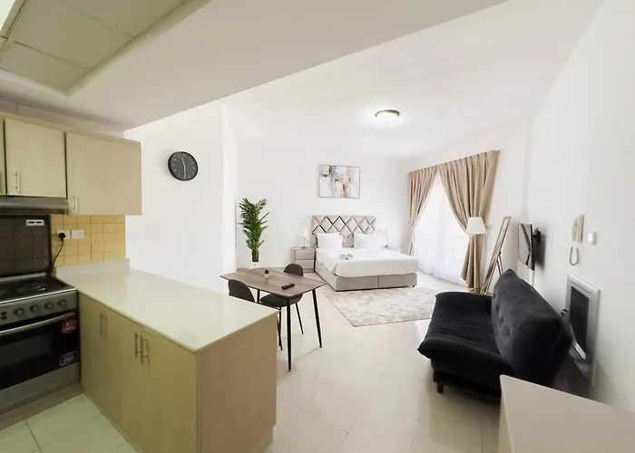 Hala Holiday Homes - Al Hamra Village, Rak