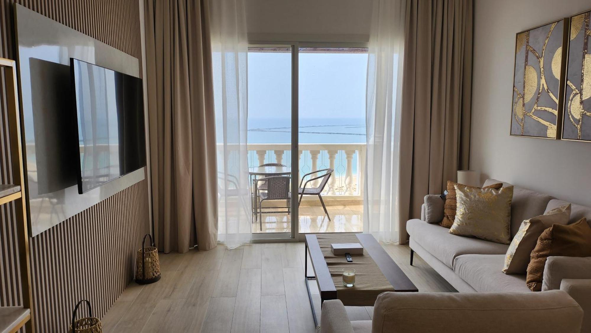 Hala Homes - Al Hamra Village, Rak Apartment